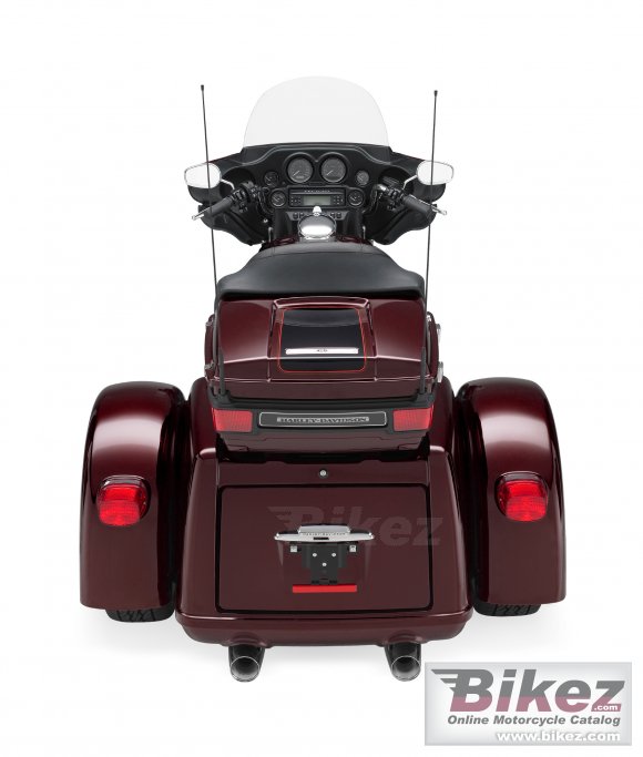 2011 Harley-Davidson FLHTCUTG Tri Glide Ultra Classic photo